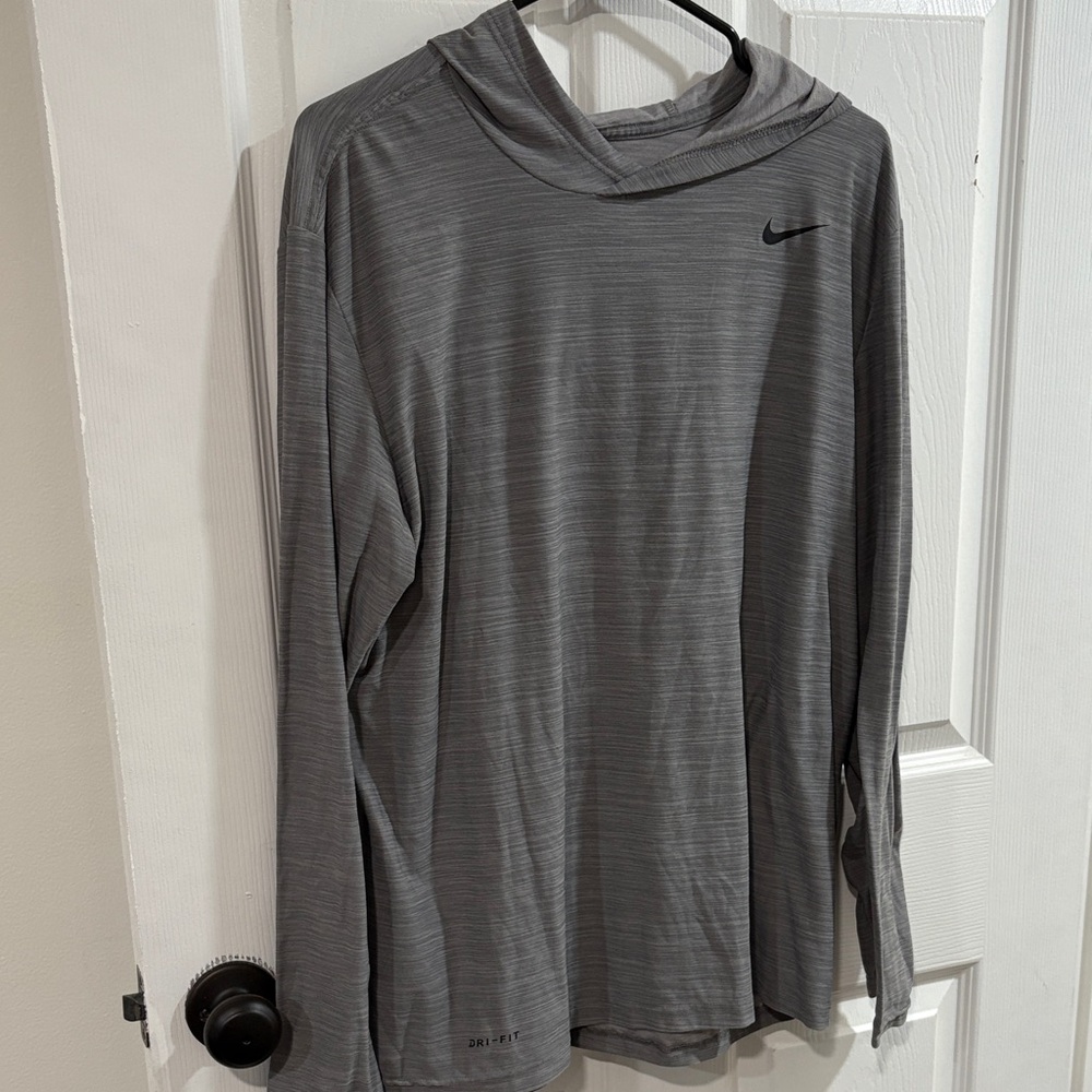 Nike Heather Gray Long Sleeve Pullover